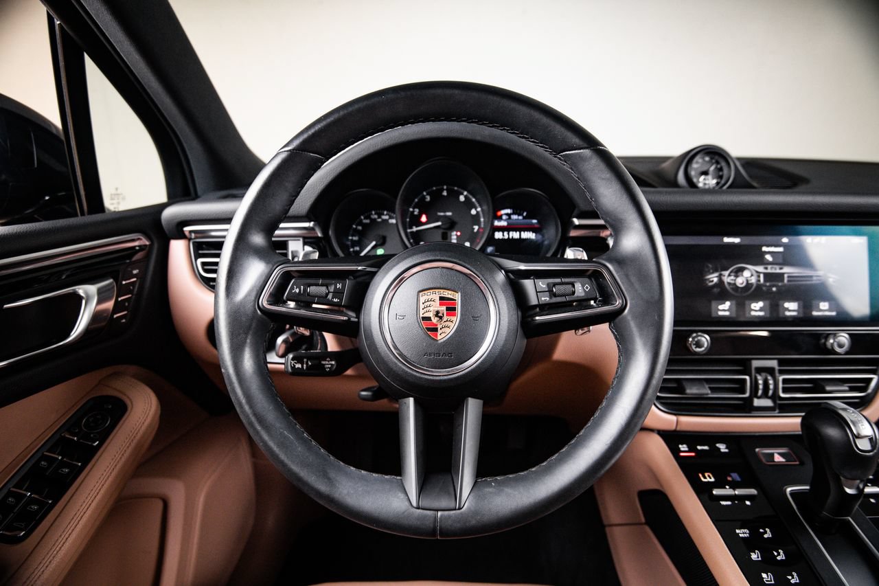 Certified 2023 Porsche Macan AWD/4WD image 26