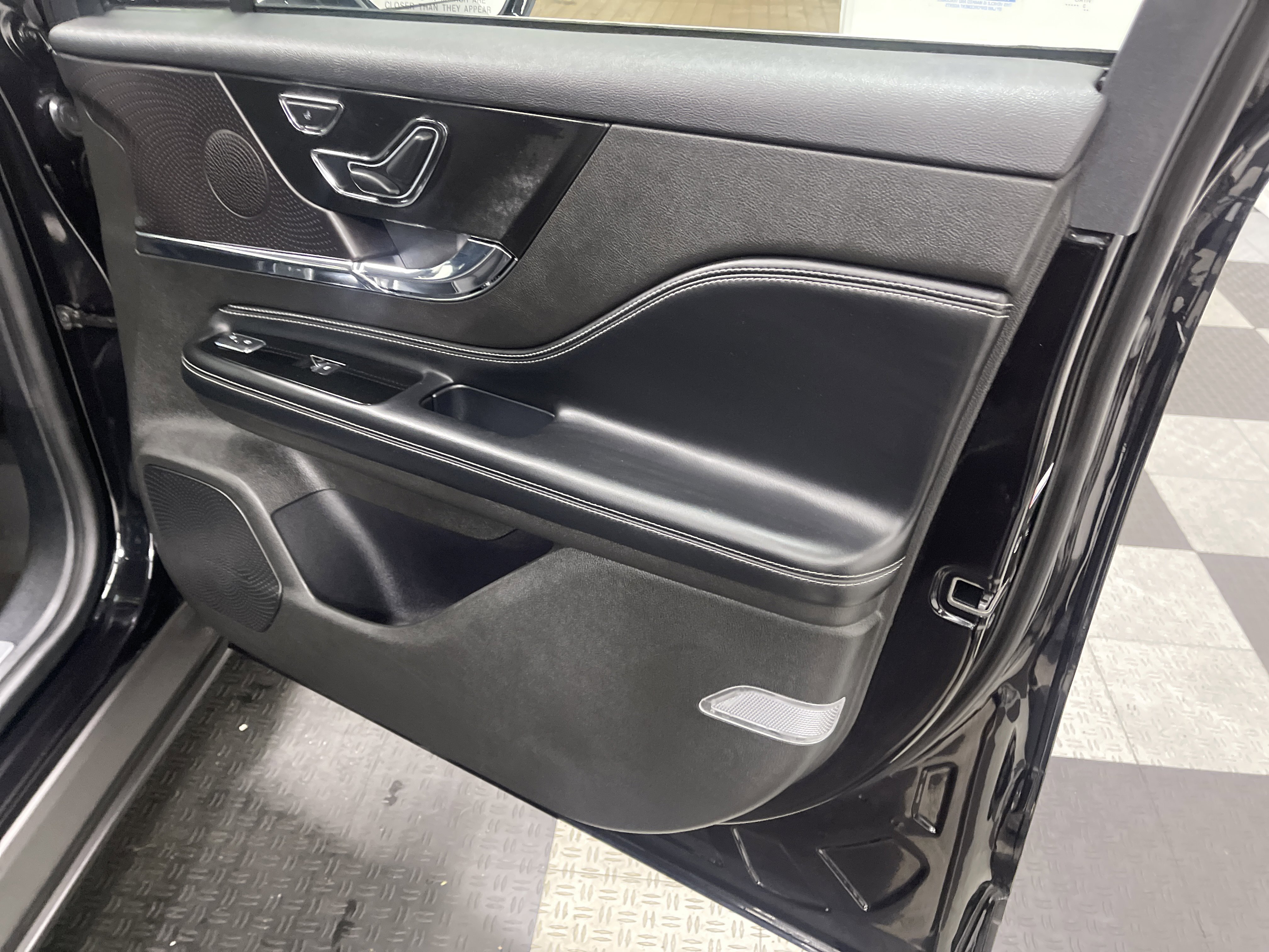 Used 2023 Lincoln Corsair FWD image 26