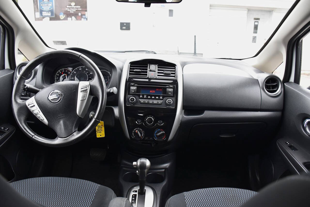 Used 2015 Nissan Versa Note SV FWD image 12
