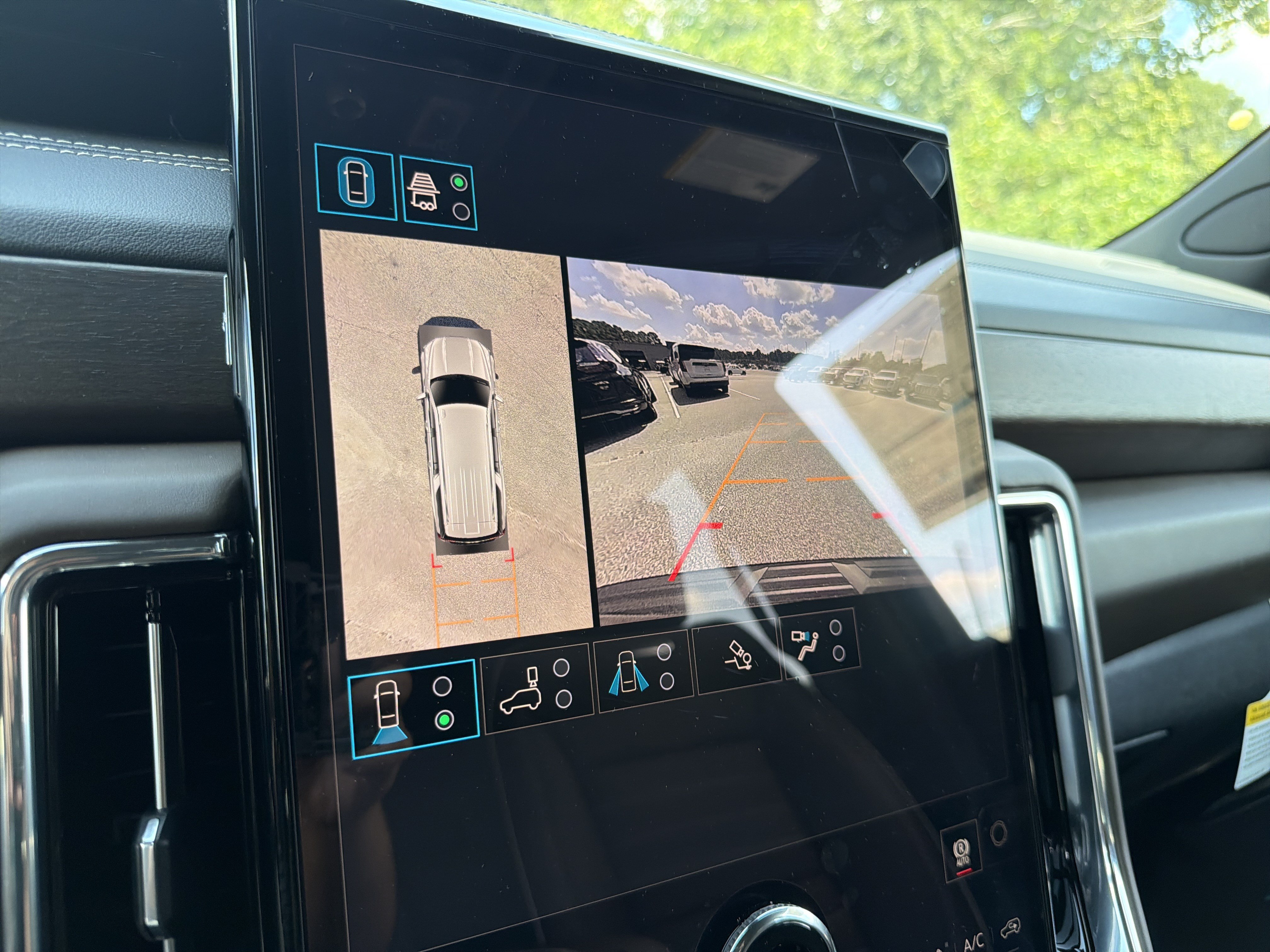 New 2026 GMC Yukon XL Denali Ultimate AWD/4WD image 24