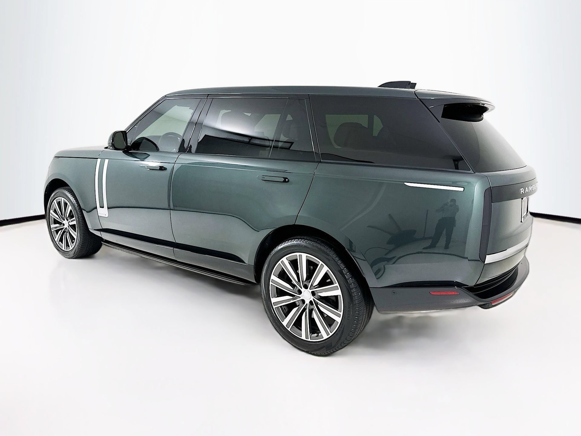 Used 2024 Land Rover Range Rover Long Wheelbase Autobiography AWD/4WD image 6