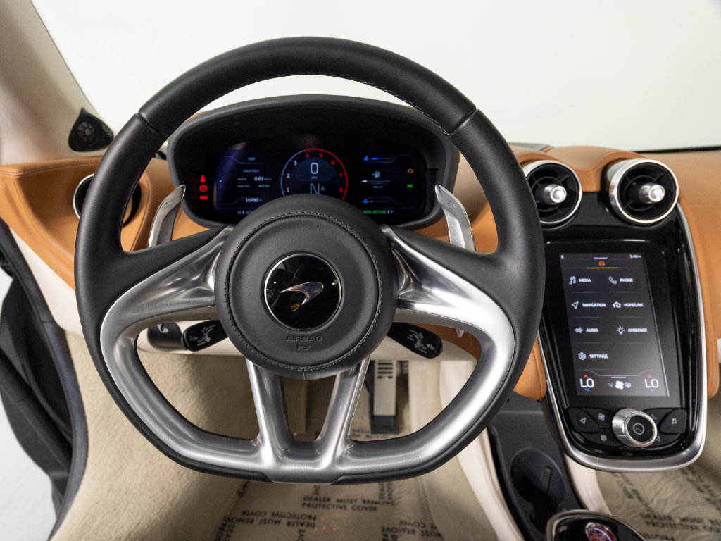 Used 2020 McLaren GT RWD image 16