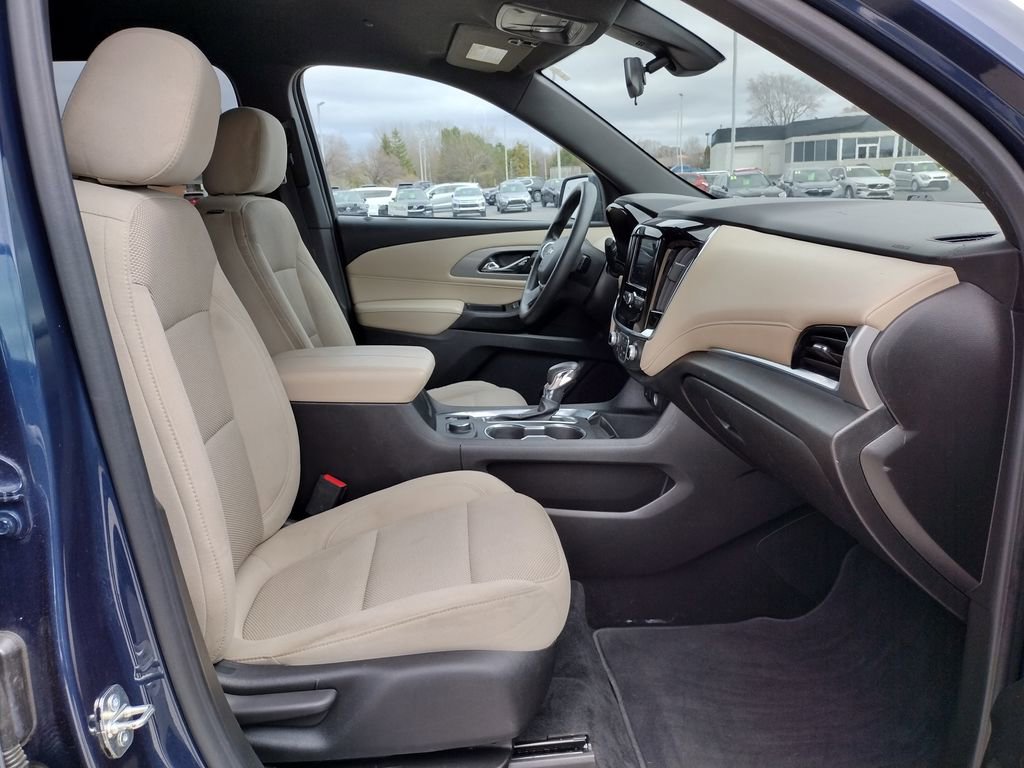 Used 2023 Chevrolet Traverse LS w/ Safety Package AWD/4WD image 12