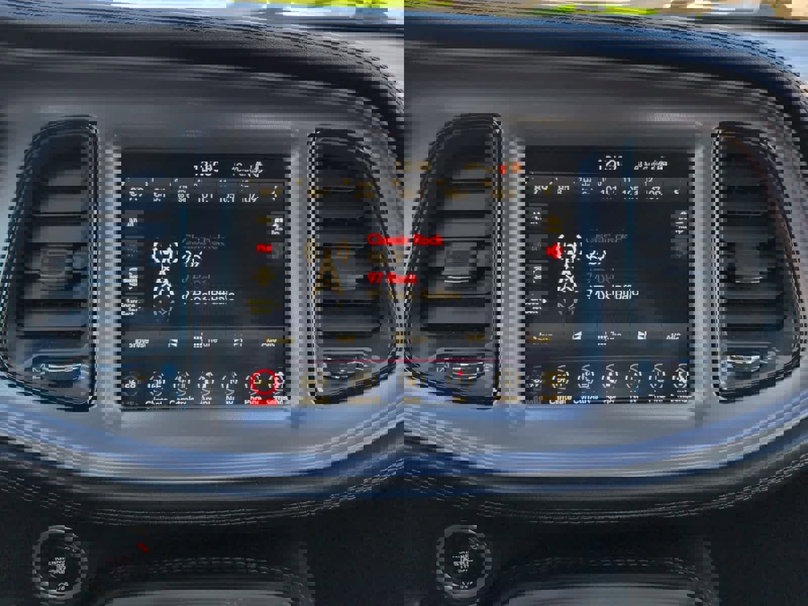 Used 2023 Dodge Challenger R/T w/ Plus Package image 22