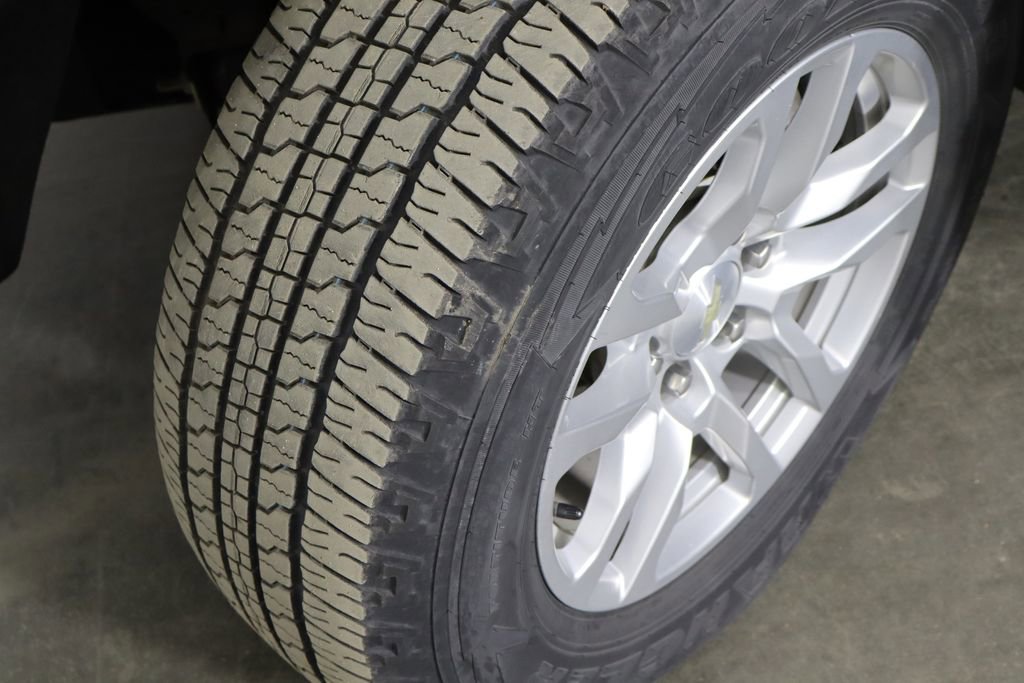 Used 2021 Chevrolet Silverado 1500 LT AWD/4WD image 36