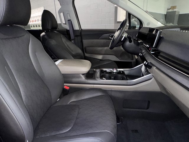 New 2026 Kia Carnival EX image 9