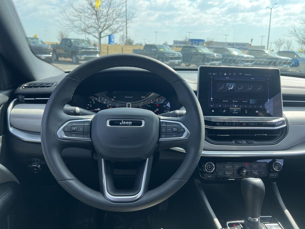 Used 2025 Jeep Compass Limited AWD/4WD image 24