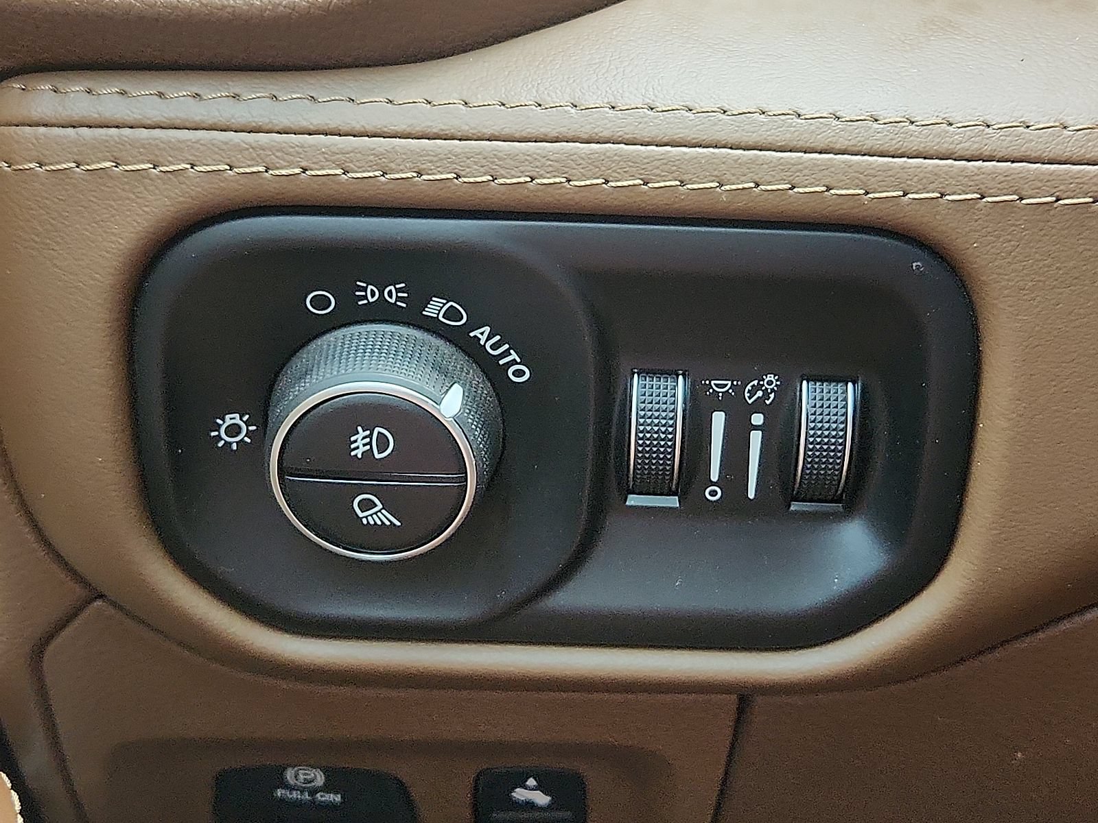 Used 2019 RAM 1500 Limited AWD/4WD image 22