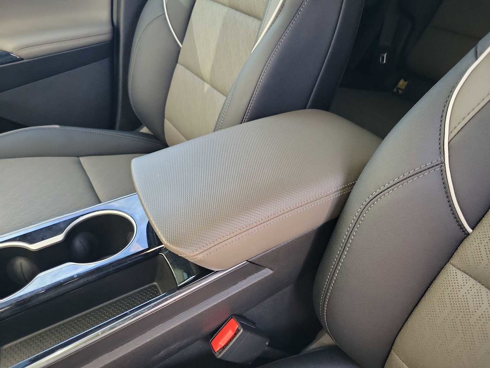 Used 2025 Chevrolet Equinox LT w/ Convenience Package II FWD image 20