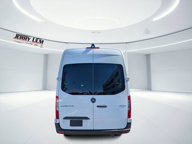 Used 2024 Mercedes-Benz Sprinter 2500 image 4