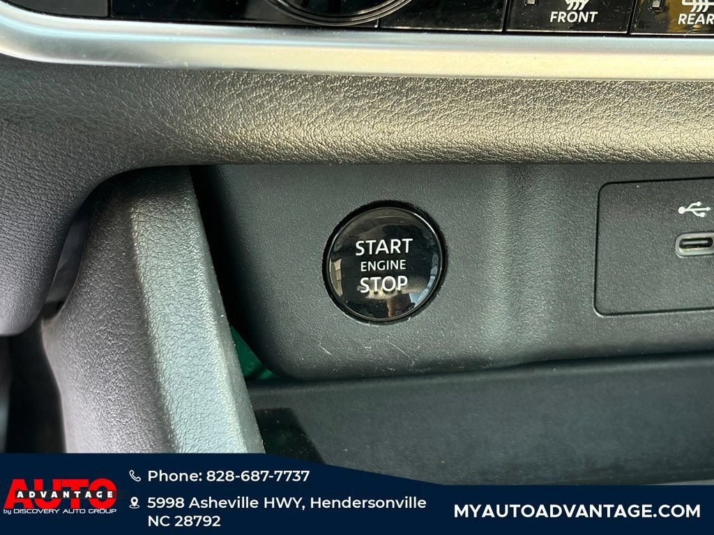 Used 2025 Nissan Rogue SV AWD/4WD image 10