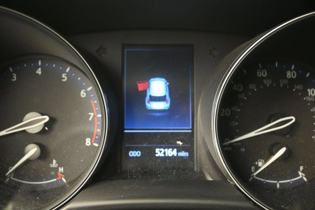 Used 2020 Toyota C-HR LE FWD image 11