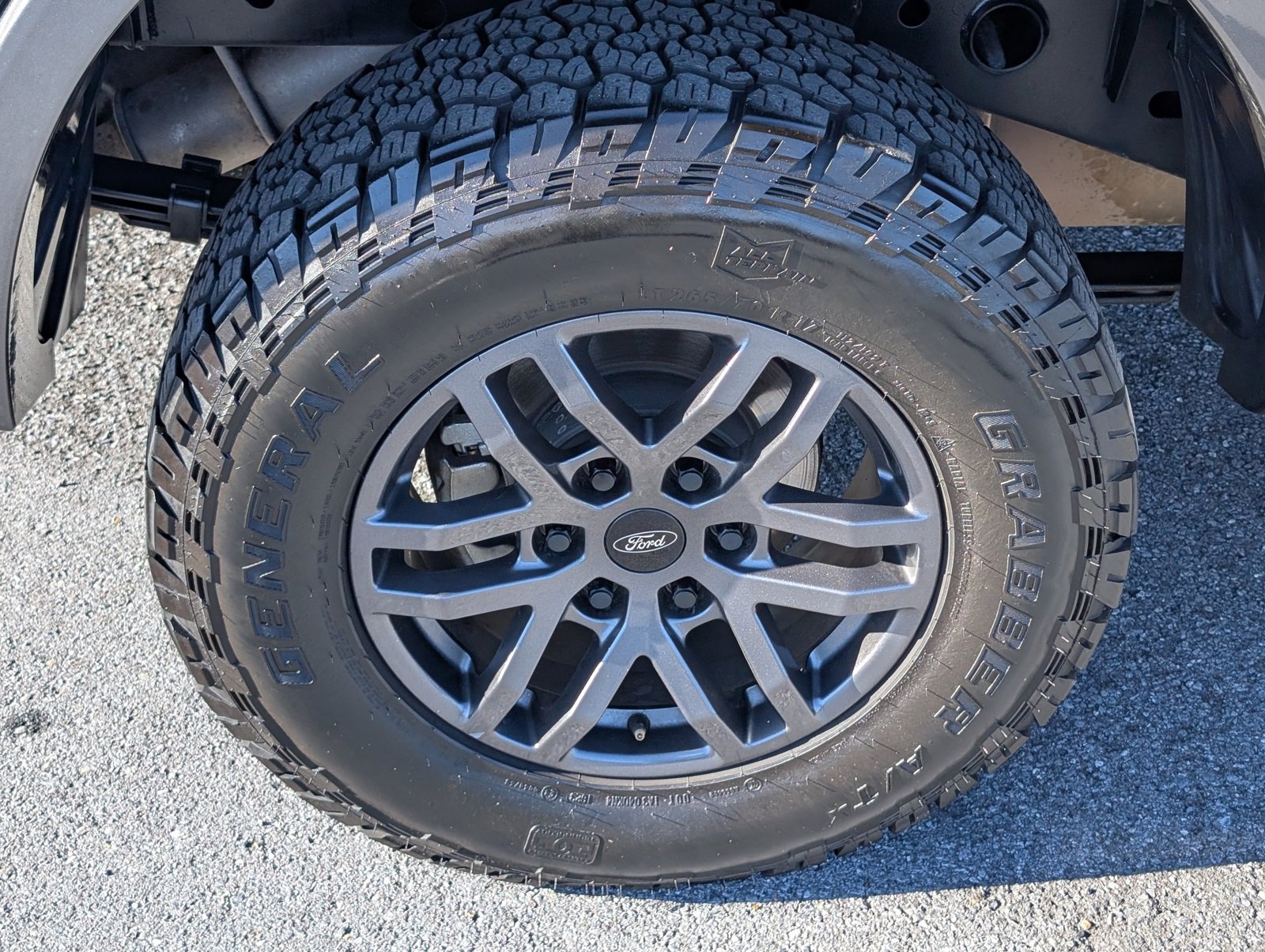 Used 2023 Ford Ranger Lariat w/ Tremor Off-Road Package image 11