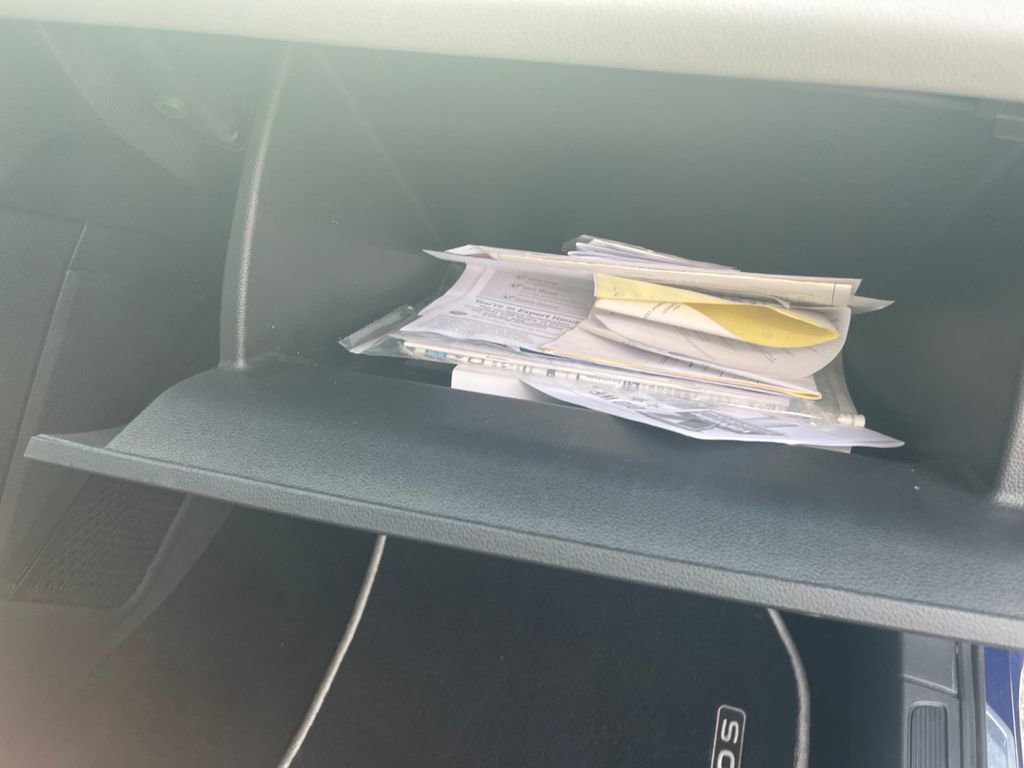 Used 2022 Volkswagen Taos SE image 24