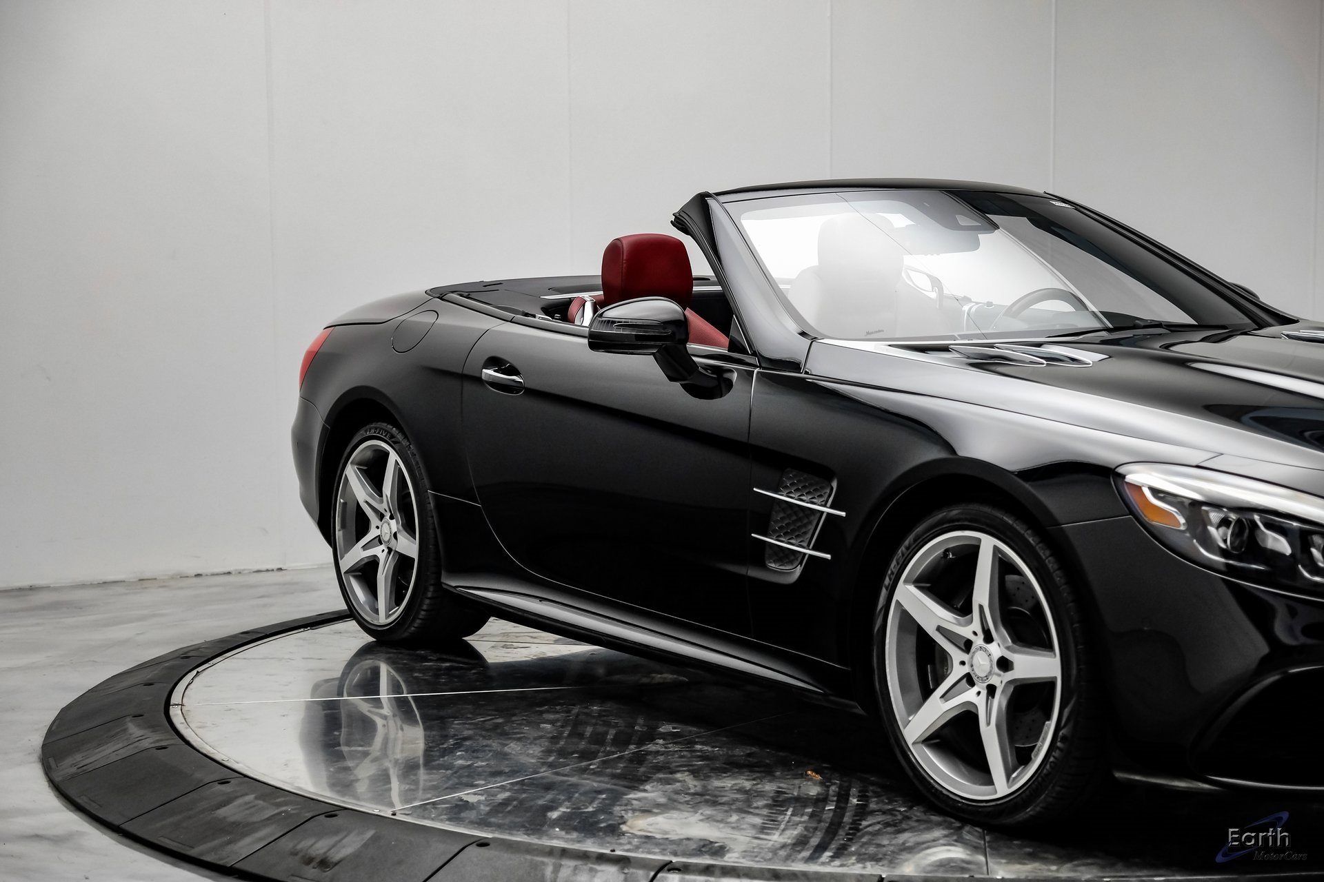 Used 2017 Mercedes-Benz SL 550 image 28