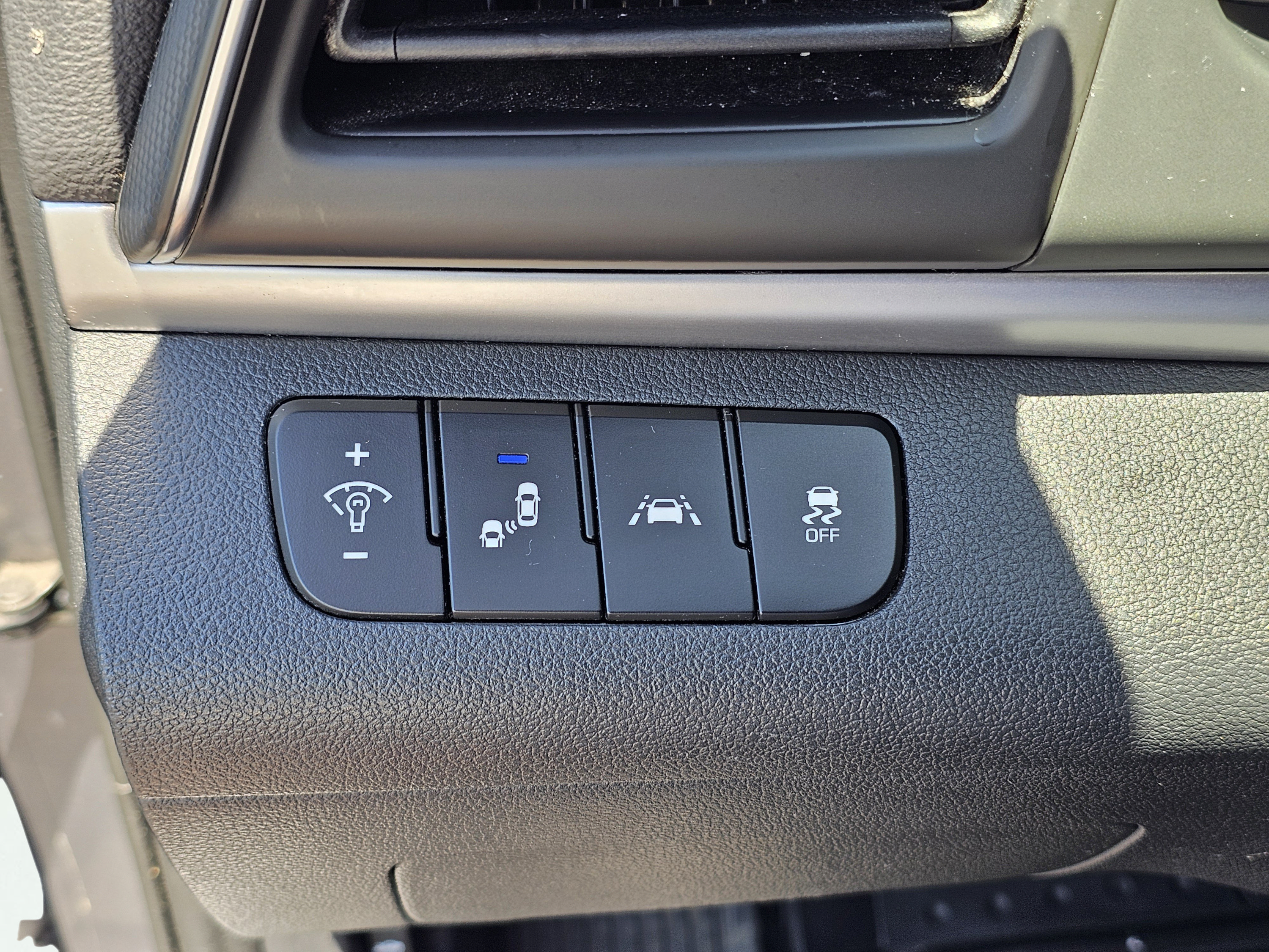 Used 2019 Hyundai Elantra SEL w/ Cargo Package FWD image 17