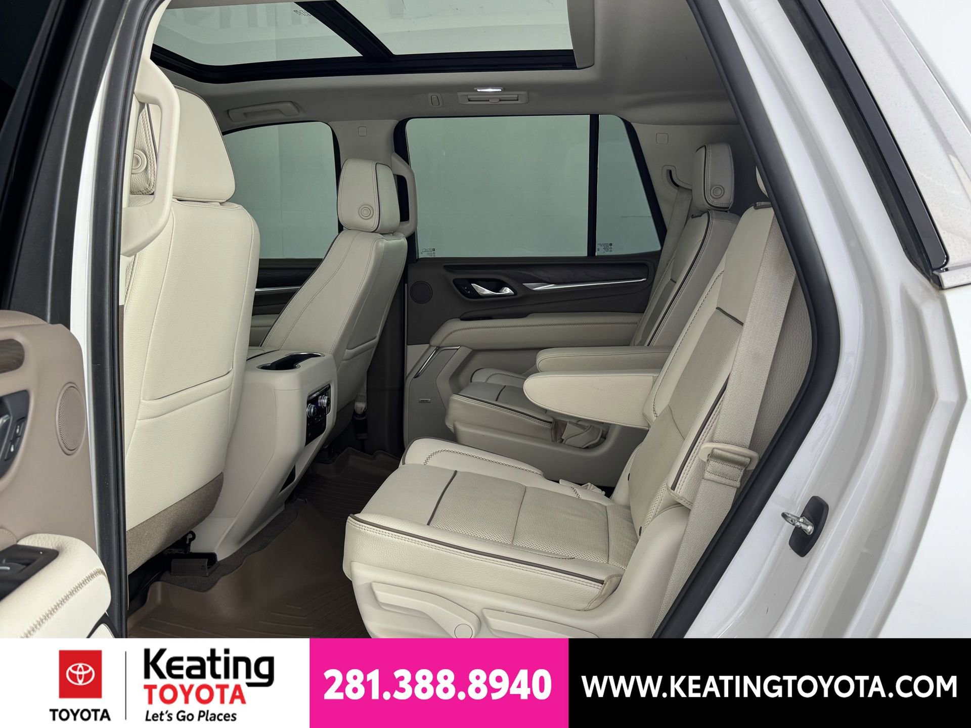 Used 2021 GMC Yukon Denali w/ Denali Premium Package AWD/4WD image 15