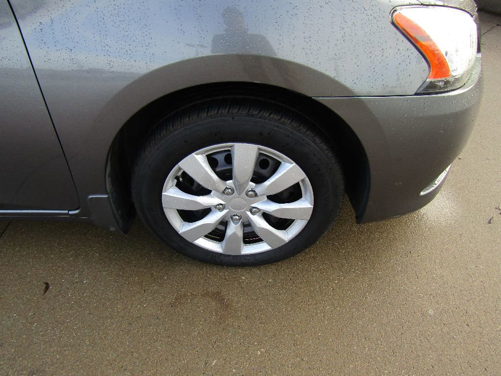 Used 2015 Nissan Sentra S FWD image 9