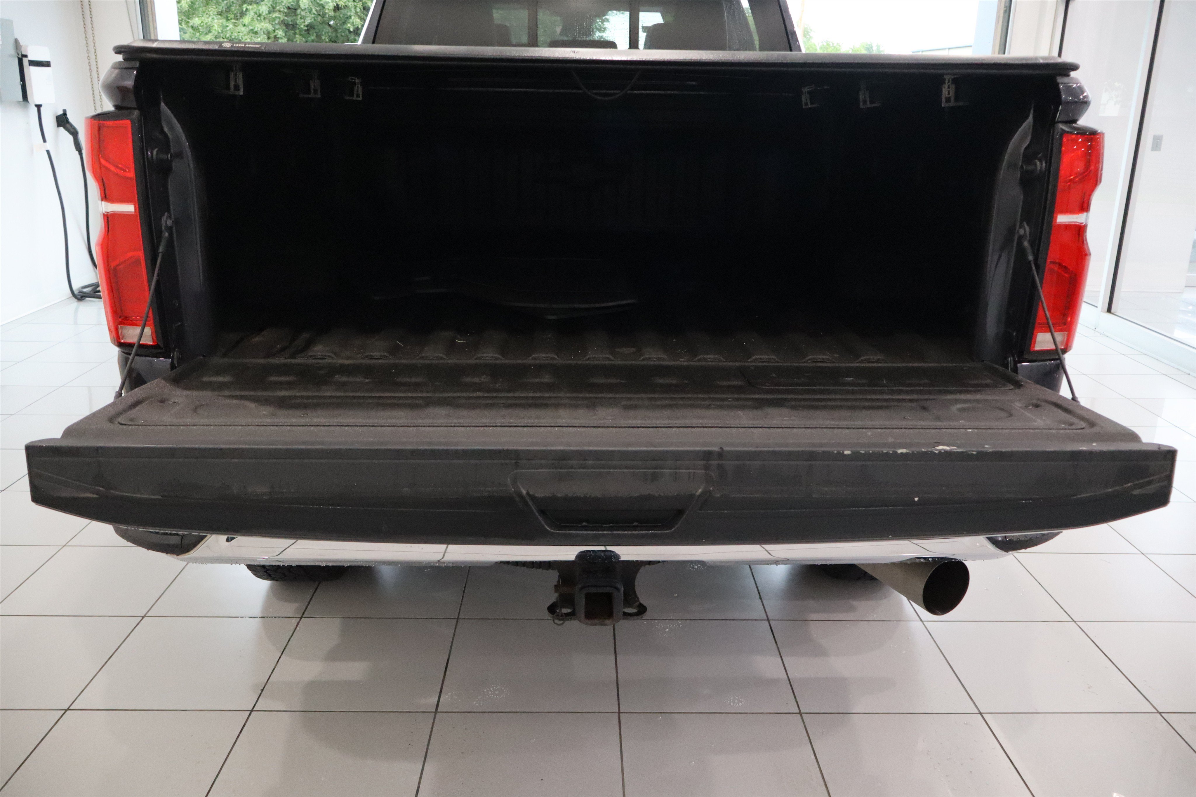 Used 2024 Chevrolet Silverado 3500 LTZ w/ LTZ Premium Package AWD/4WD image 8
