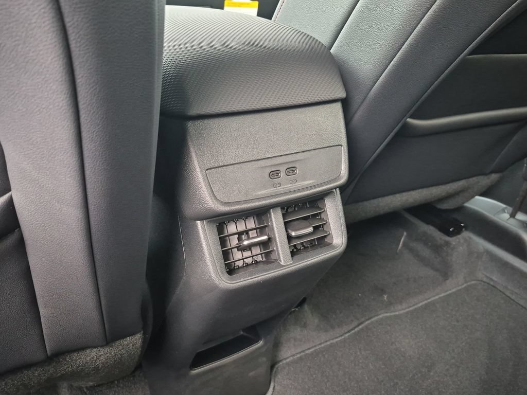 New 2027 Chevrolet Equinox RS w/ Safety and Technology Package AWD/4WD image 32