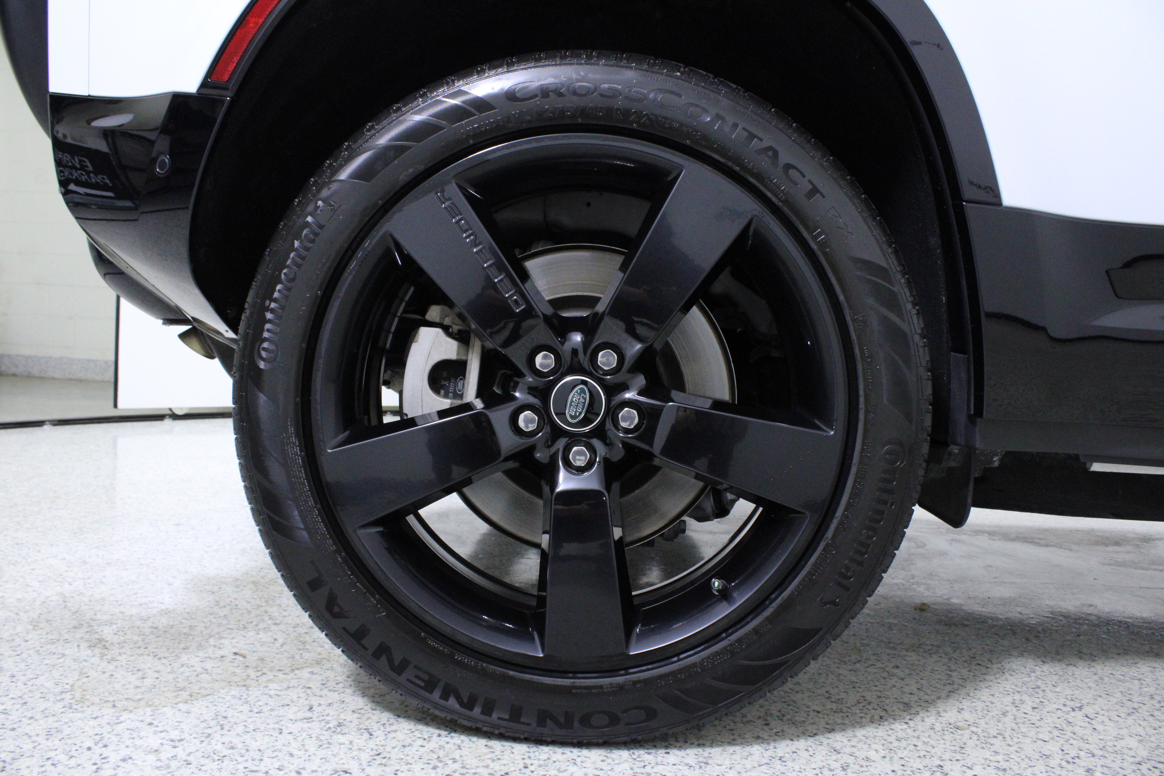 Used 2023 Land Rover Defender 110 X-Dynamic SE AWD/4WD image 8