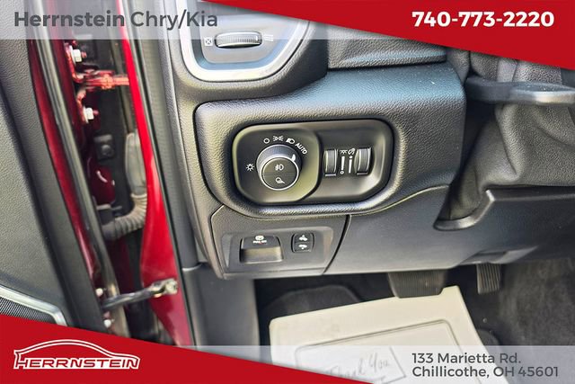 Used 2019 RAM 1500 Laramie AWD/4WD image 12