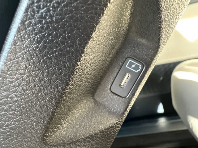 Used 2026 Kia Carnival EX FWD image 21