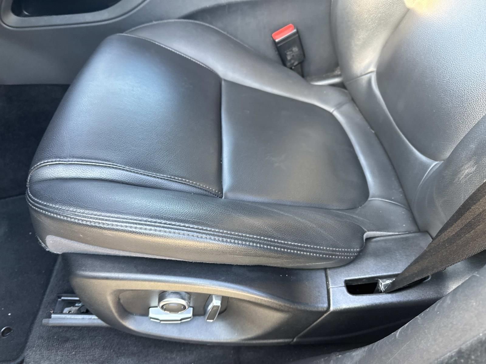 Used 2020 Jaguar F-PACE Premium image 17