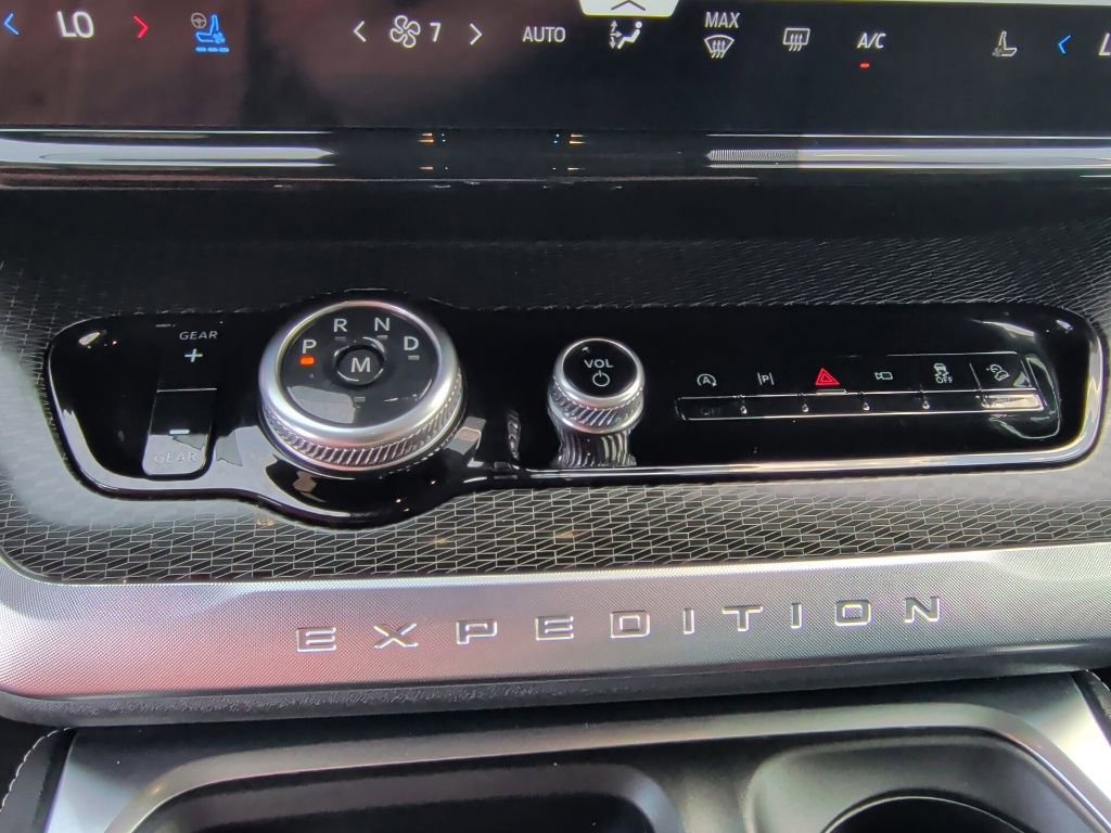 Used 2025 Ford Expedition Max Platinum w/ Stealth Appearance Package AWD/4WD image 30