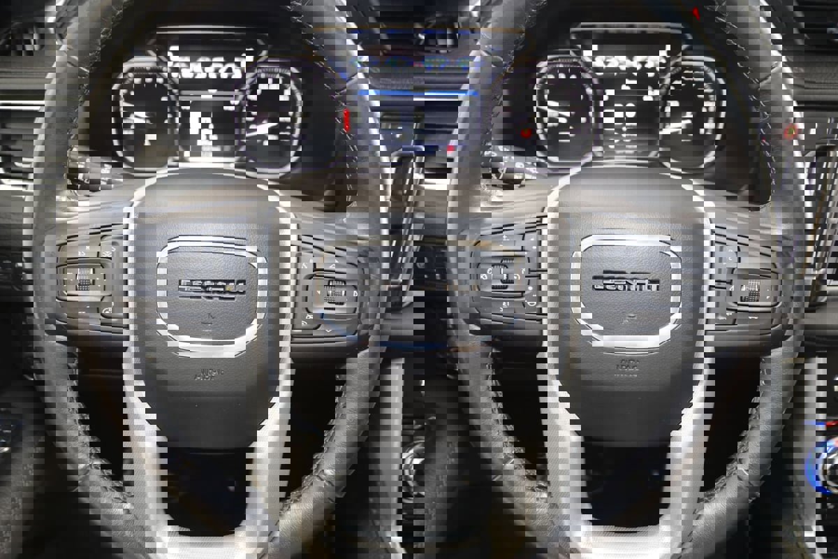 Used 2021 GMC Yukon XL Denali w/ Advanced Technology Package image 41