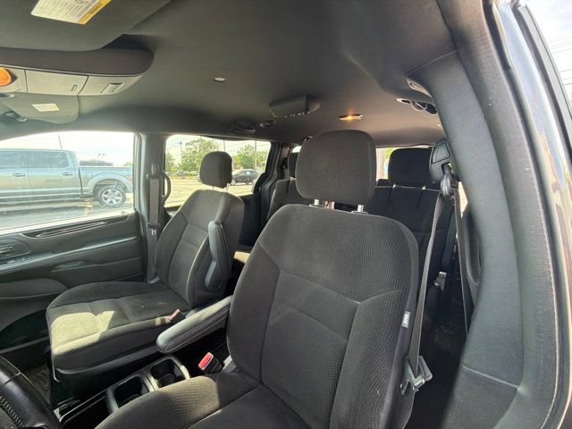 Used 2017 Dodge Grand Caravan SE FWD image 18