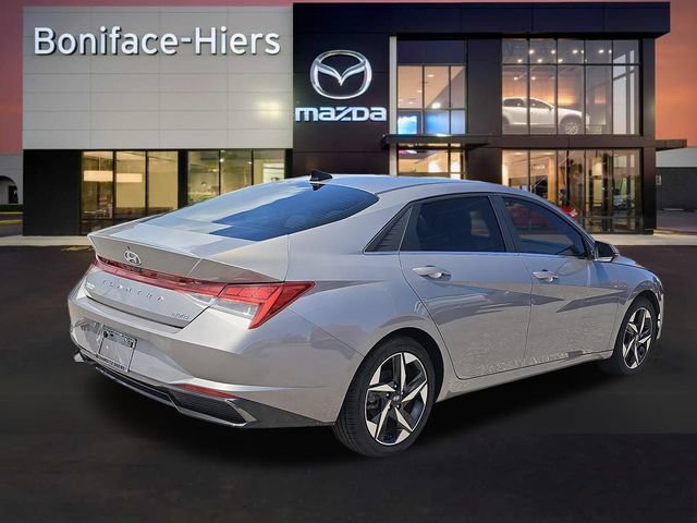 Used 2023 Hyundai Elantra Limited FWD image 4