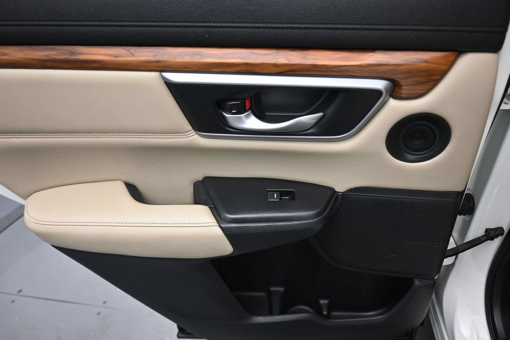 Used 2018 Honda CR-V Touring image 32