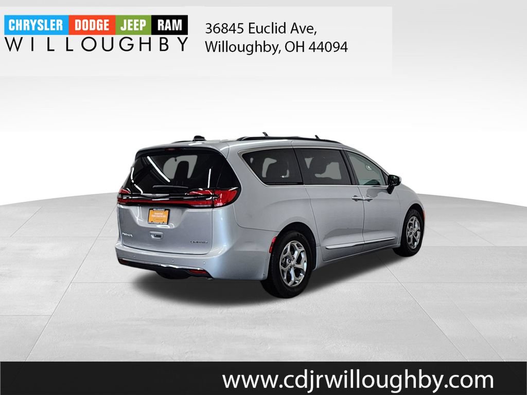 Certified 2023 Chrysler Pacifica Limited FWD image 8