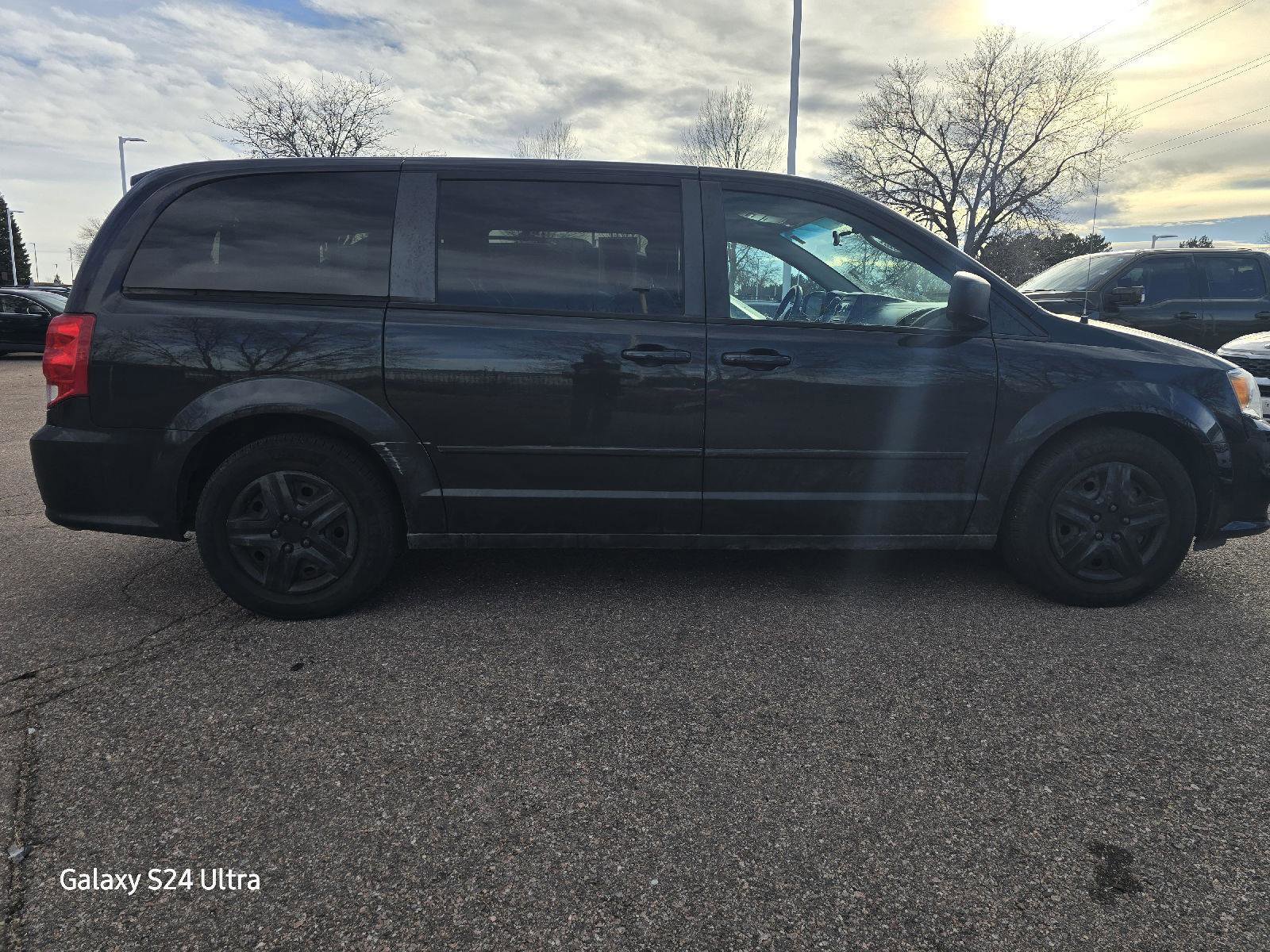 Used 2016 Dodge Grand Caravan SE w/ Quick Order Package 29E SE image 9