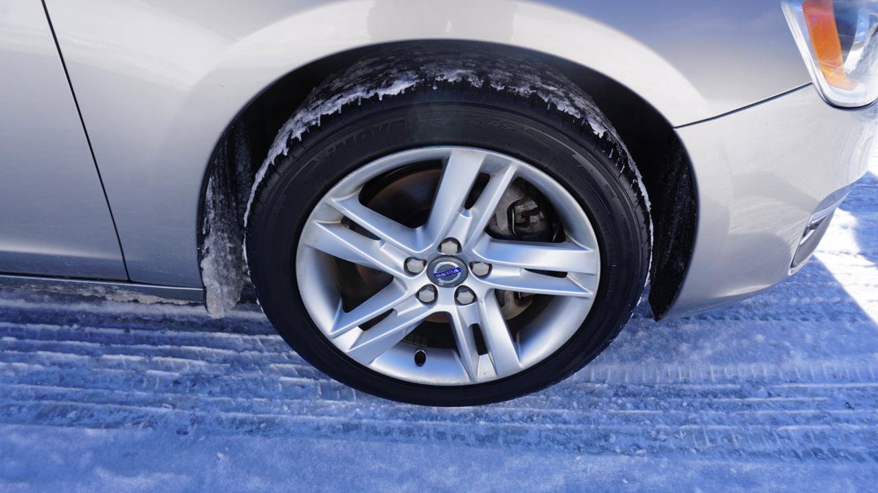 Used 2015 Volvo V60 T5 Premier w/ Convenience Package AWD/4WD image 12
