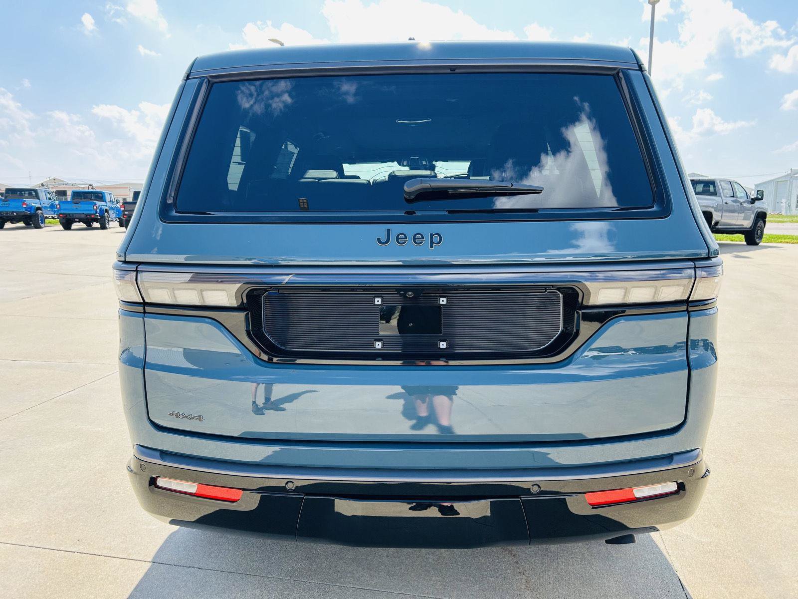New 2026 Jeep Grand Wagoneer Limited AWD/4WD image 47