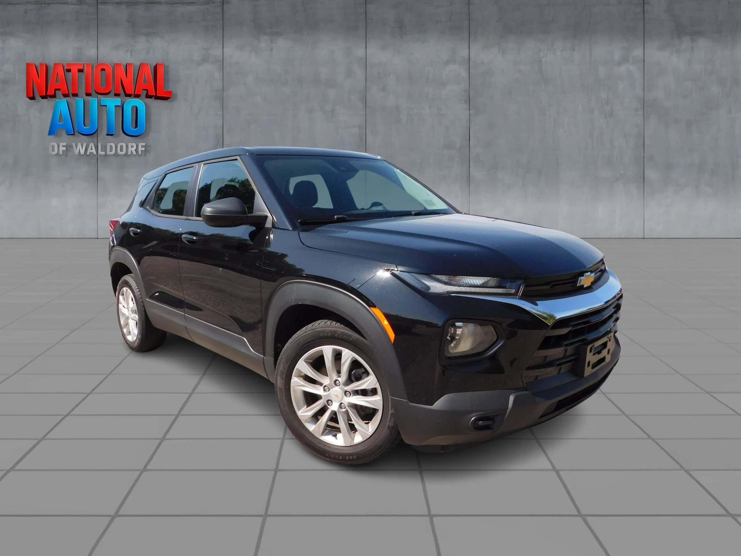 Used 2021 Chevrolet TrailBlazer LS FWD image 1