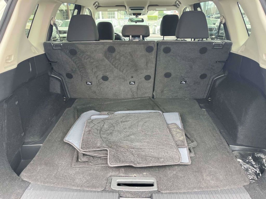 Used 2023 Nissan Rogue SV image 7