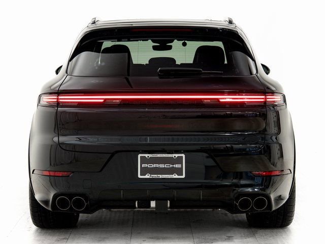 New 2026 Porsche Cayenne GTS image 36