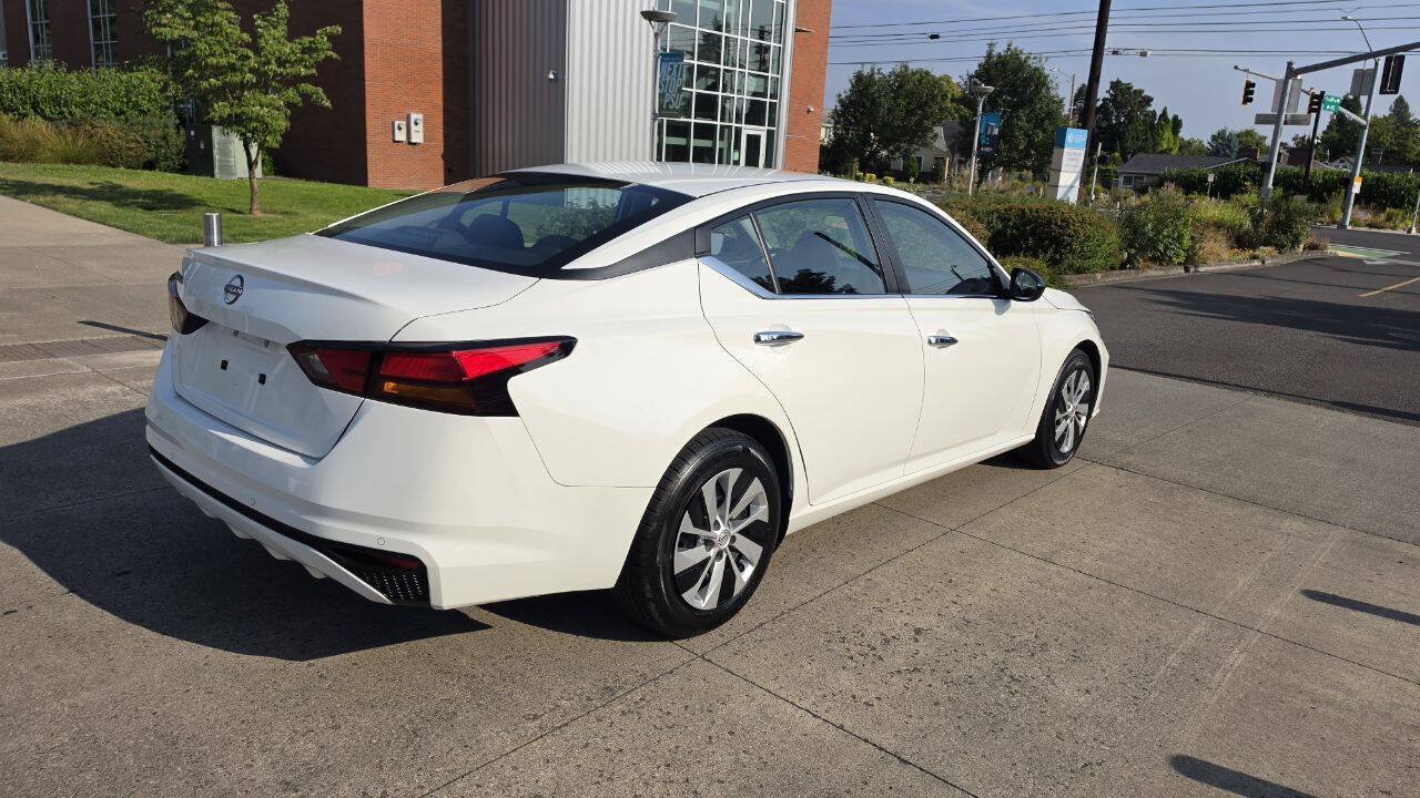 Used 2024 Nissan Altima 2.5 S FWD image 5