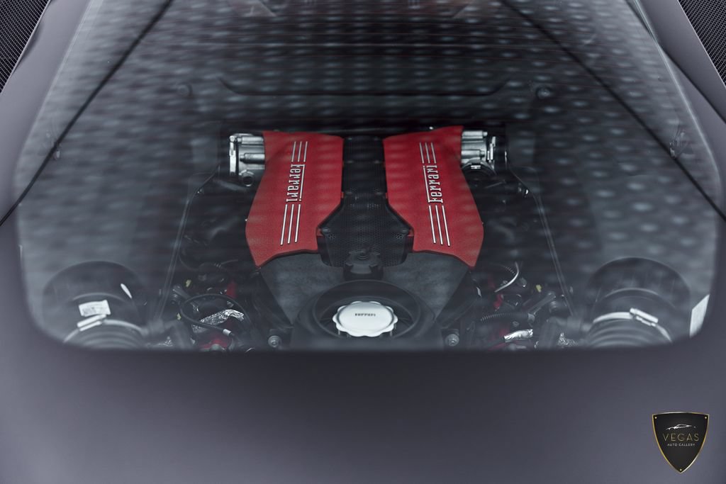 Used 2018 Ferrari 488 GTB RWD image 32