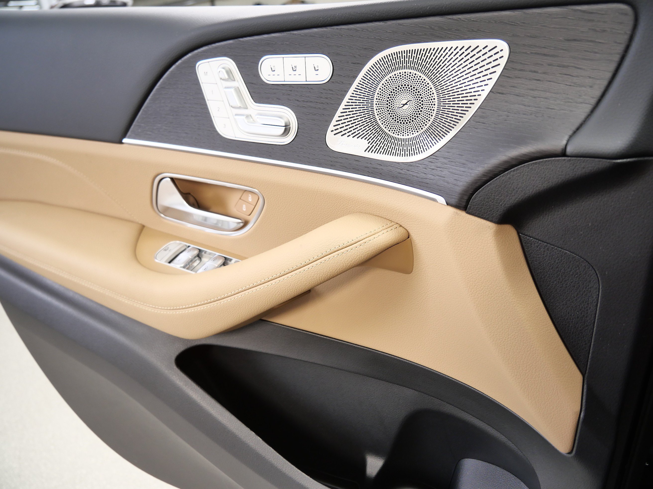New 2026 Mercedes-Benz GLS 450 4MATIC image 13