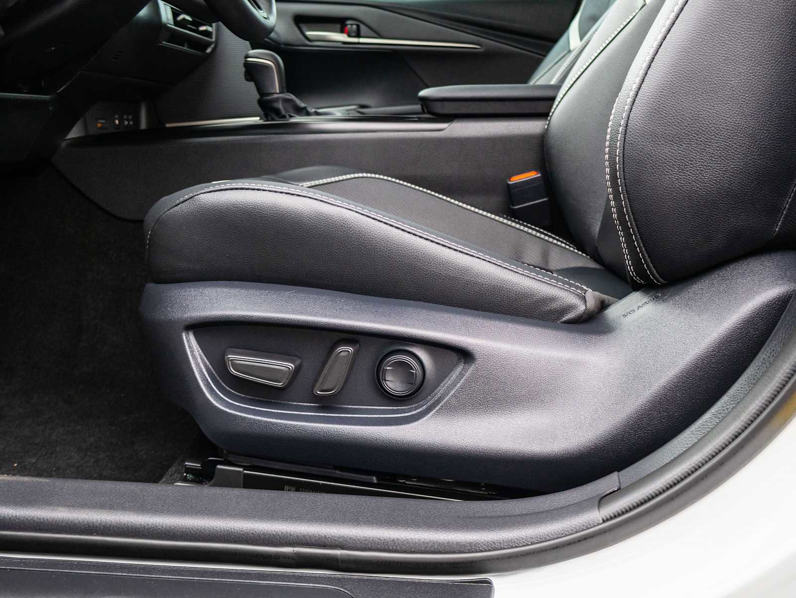 Used 2026 Toyota Camry Hybrid w/ Convenience Package FWD image 16