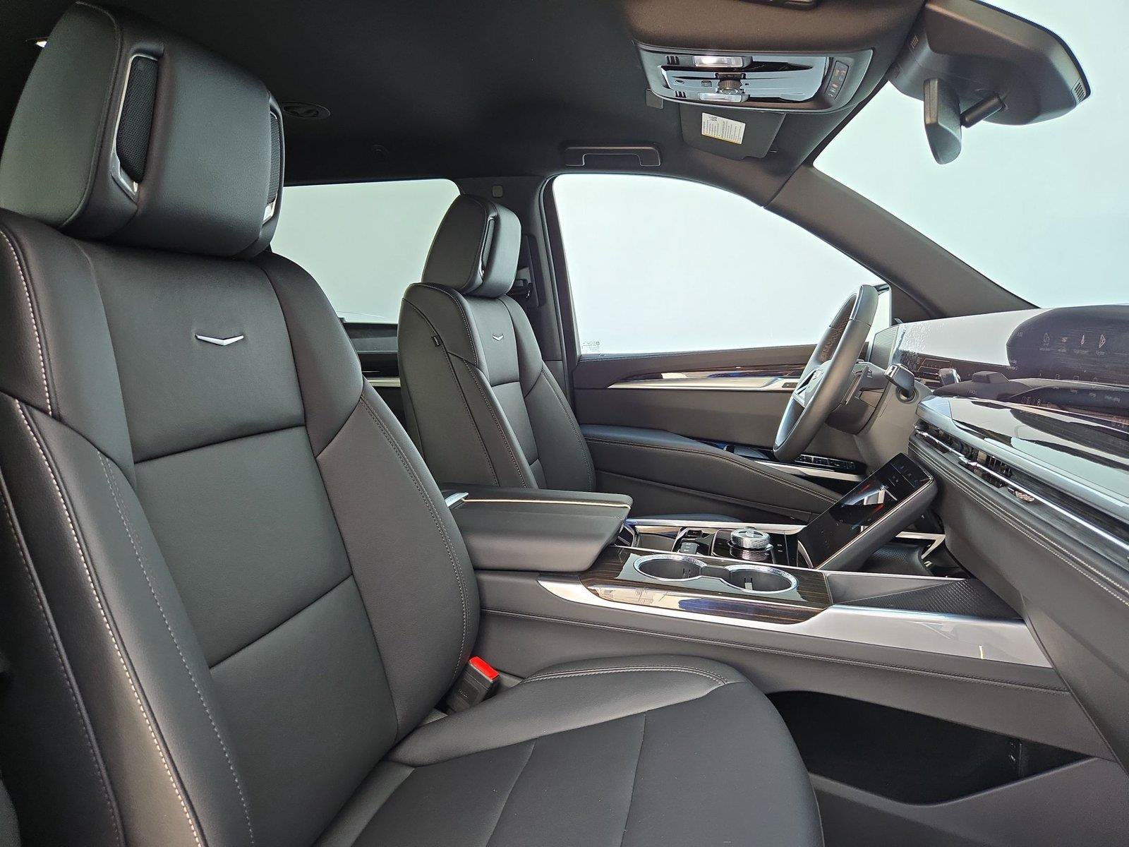 Certified 2025 Cadillac Escalade Luxury RWD image 28