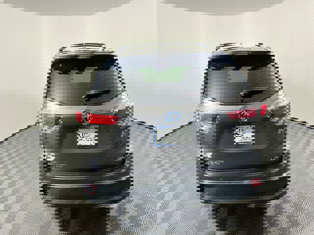 Used 2016 Toyota Highlander Limited image 4