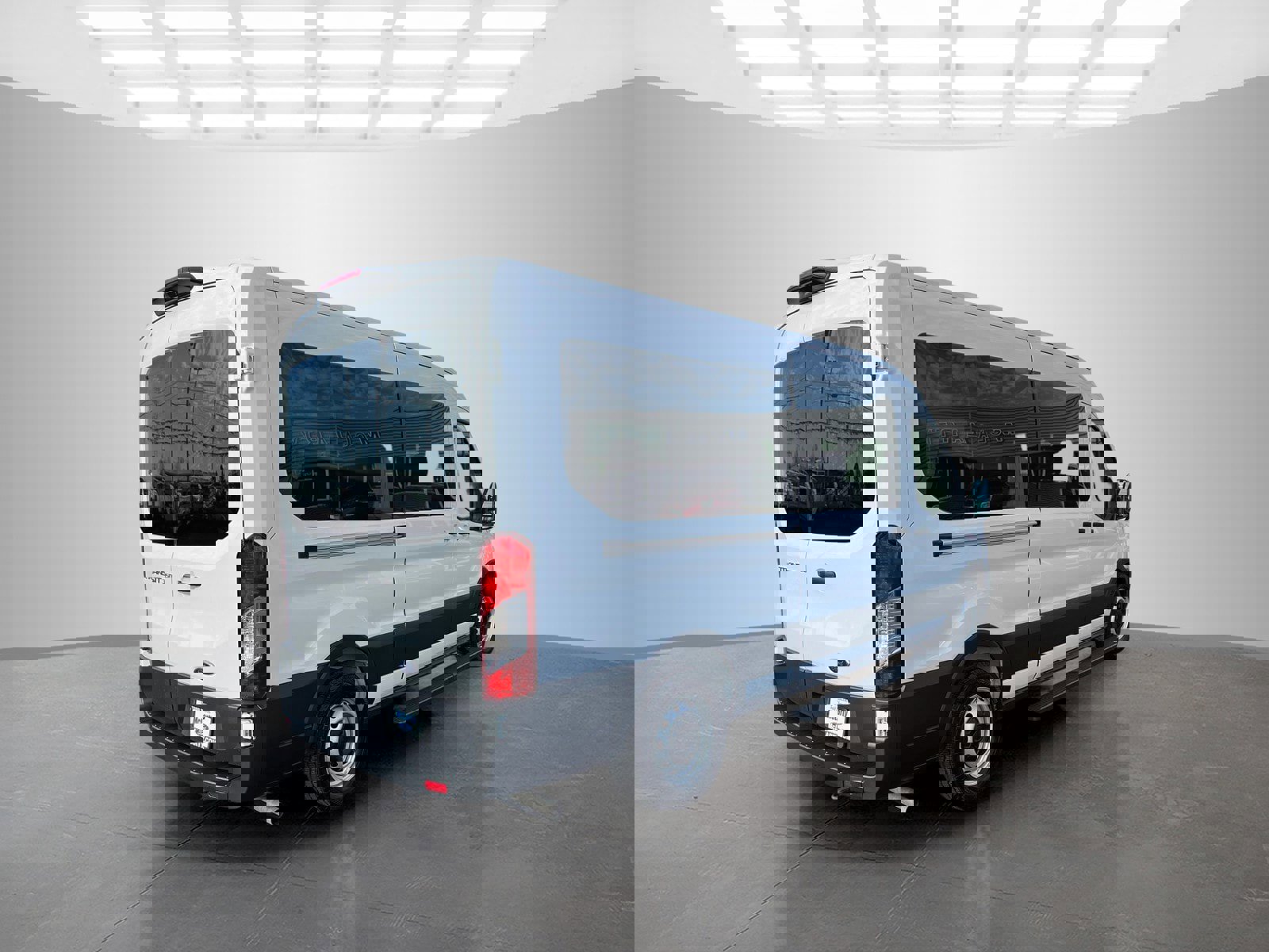Used 2025 Ford Transit 350 XL image 4