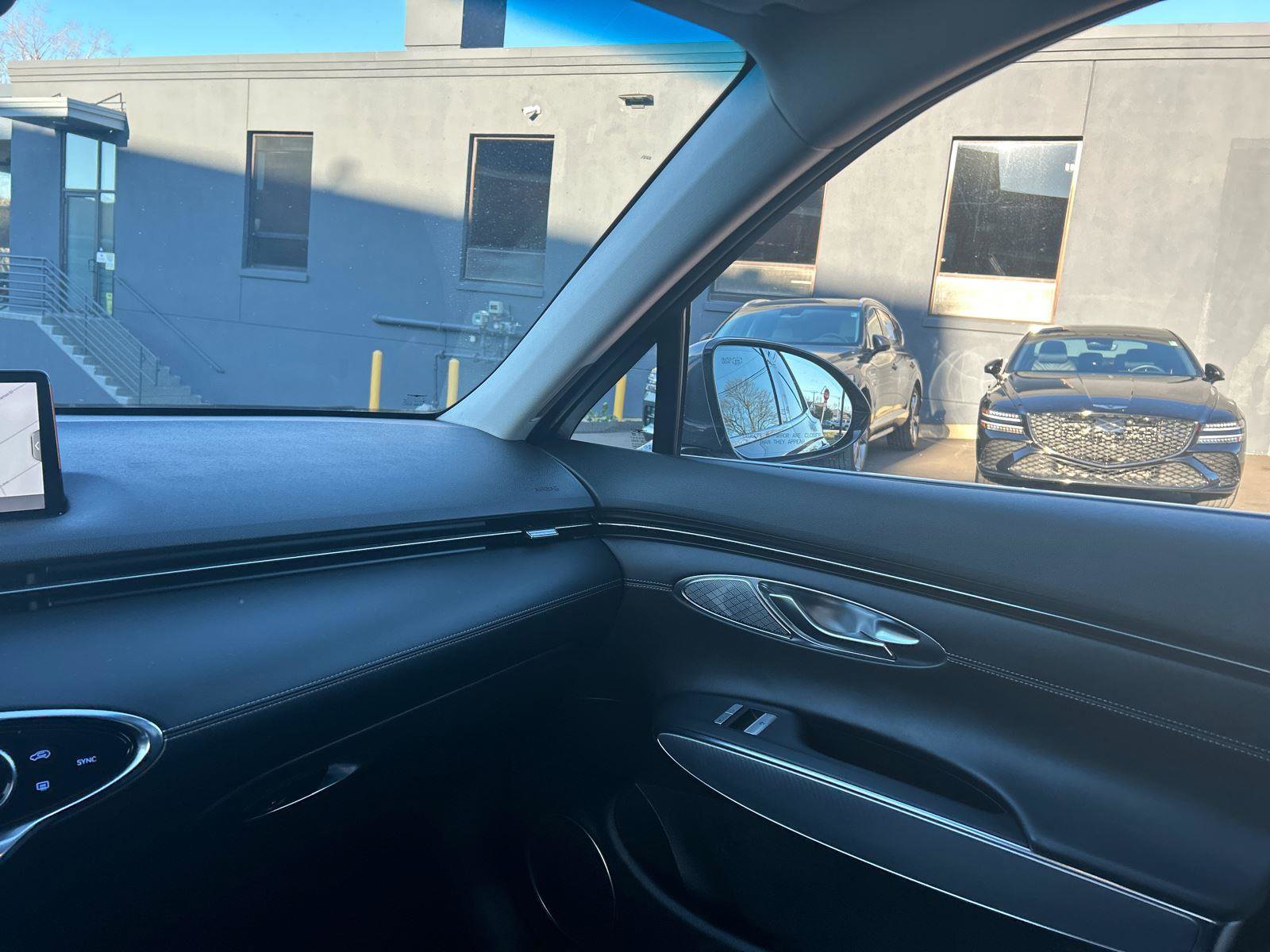 Used 2023 Genesis GV70 2.5T w/ Select Package image 25