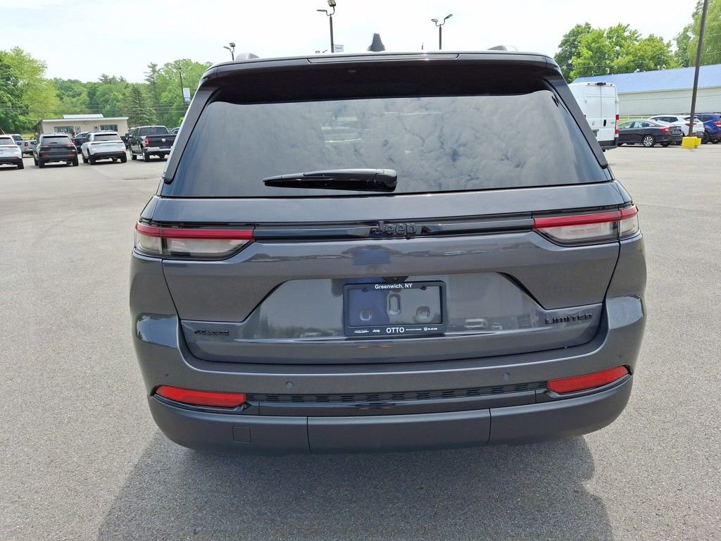 New 2025 Jeep Grand Cherokee Limited w/ Black Appearance Package image 6