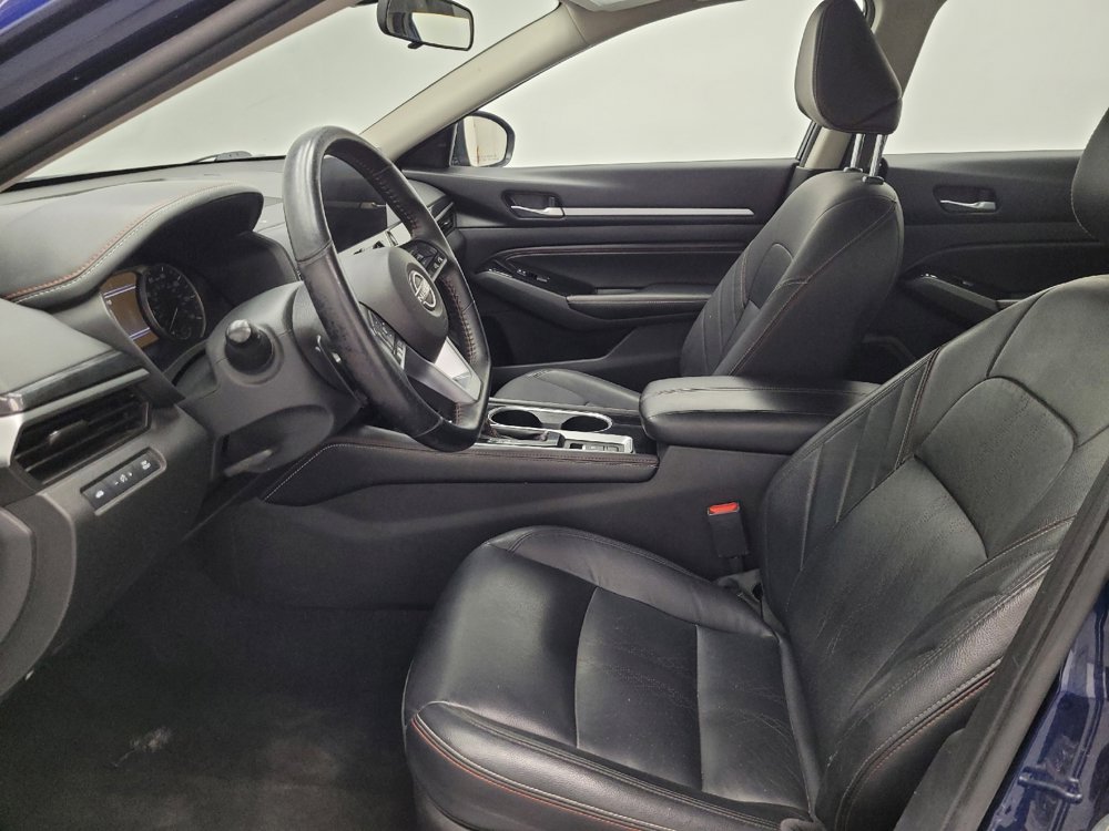 Used 2023 Nissan Altima 2.5 SR w/ SR Premium Package image 17